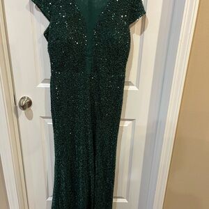 Chic Green Sequin Evening Dress
